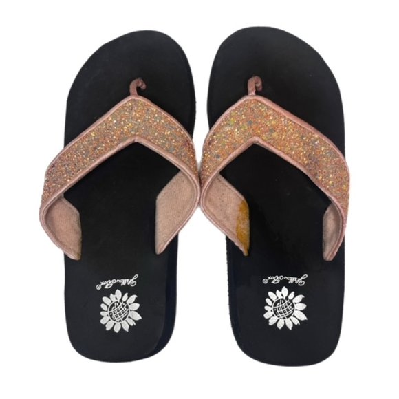 Bundle of Girl's Sparkly Flip Flops Size 1/2 - Picture 5 of 7